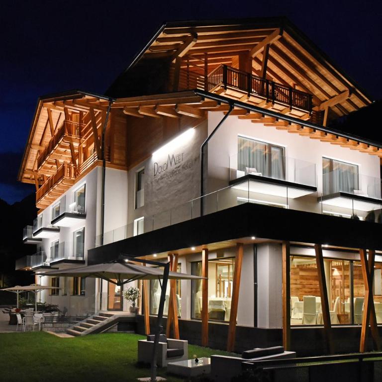 Dolomeet Boutique Hotel - Suite with Balcony - 2