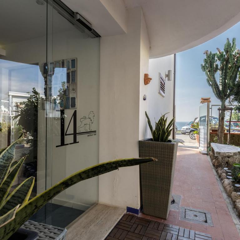 Beach Hotel 14Leoni b&b - Camera Deluxe con Terrazza (4 Adulti) - 4
