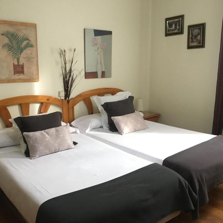 Pensión Leyre - Habitación Doble con baño privado - 1 o 2 camas - 2