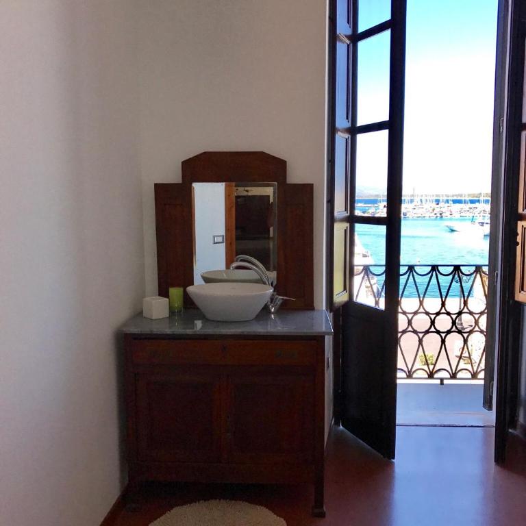 Palazzo Bolasco - Camera Matrimoniale con Bagno Privato Esterno - 6