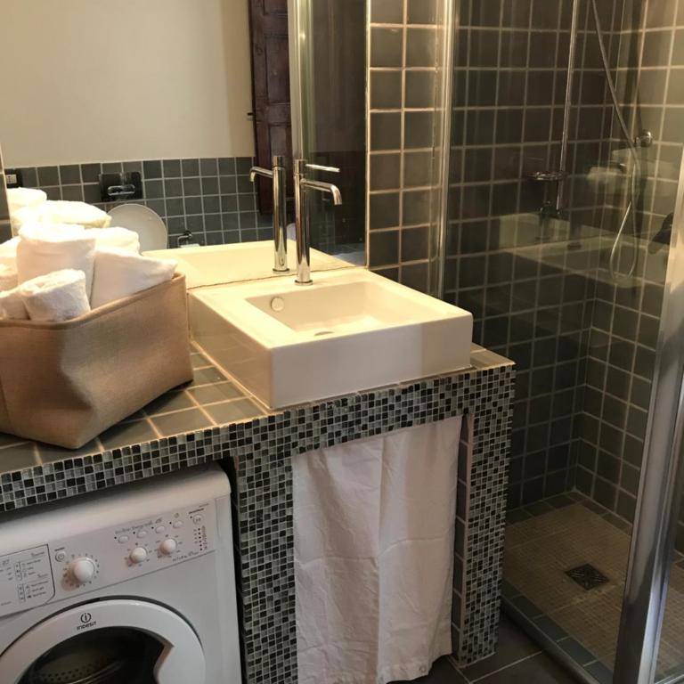 Palazzo Bolasco - Camera Matrimoniale con Bagno Privato Esterno - 4