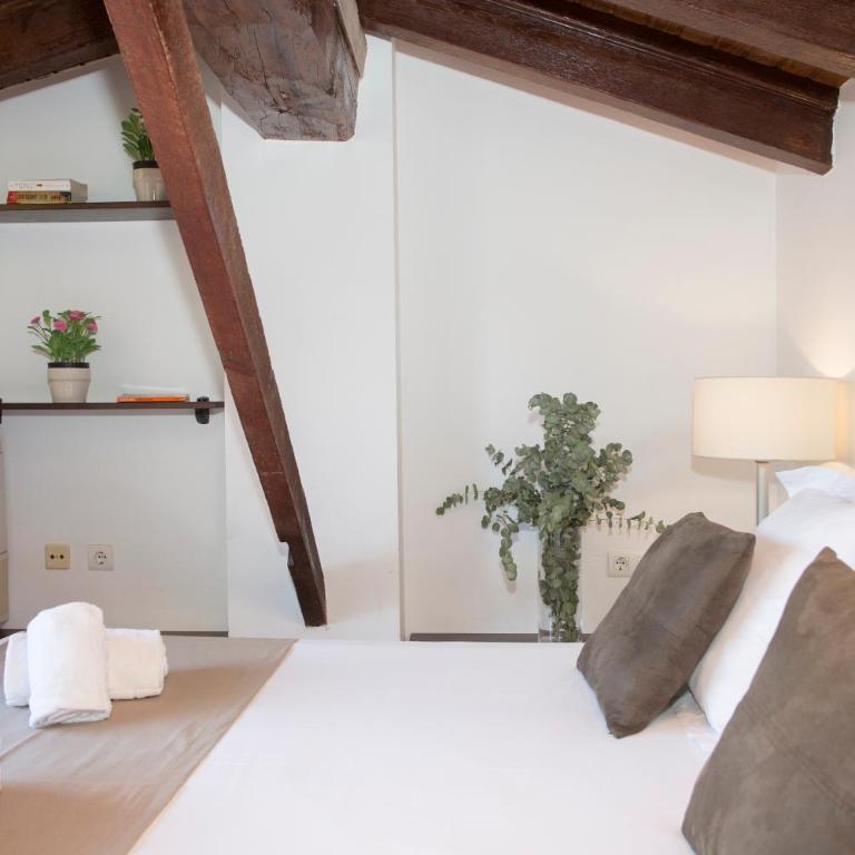 SingularStays Botanico29 - Penthouse Apartment - 8
