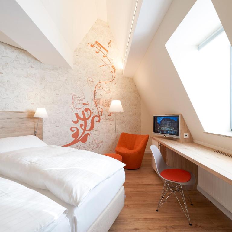 Hotel VICTORIA Nürnberg - Doppelzimmer - Dachgeschoss - 1
