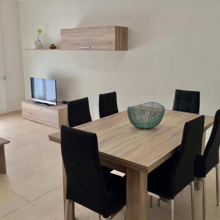 PISO CÉNTRICO DE 100 M2 - Apartamento con balcón - 1