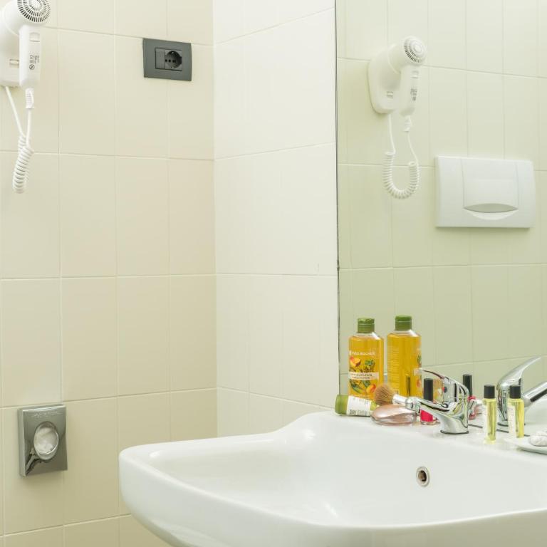Helios Hotel - Camera Singola Young - 2