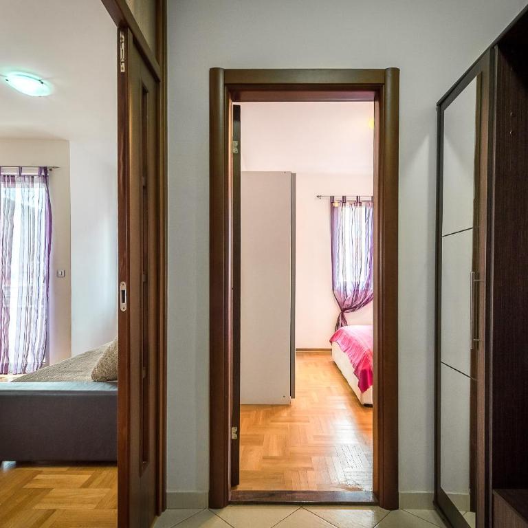 MonteBudva - One-Bedroom Apartment with Balcony - 17