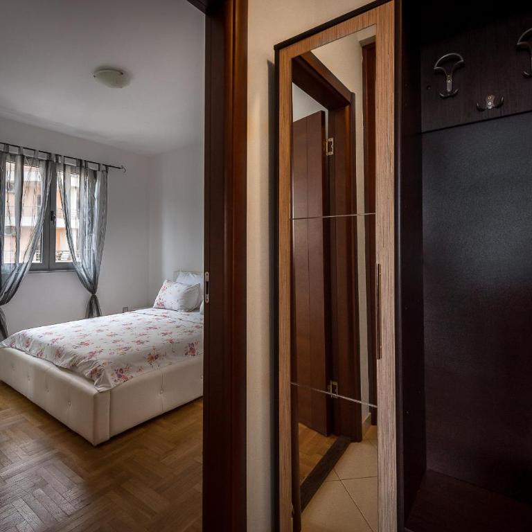MonteBudva - One-Bedroom Apartment with Balcony - 10
