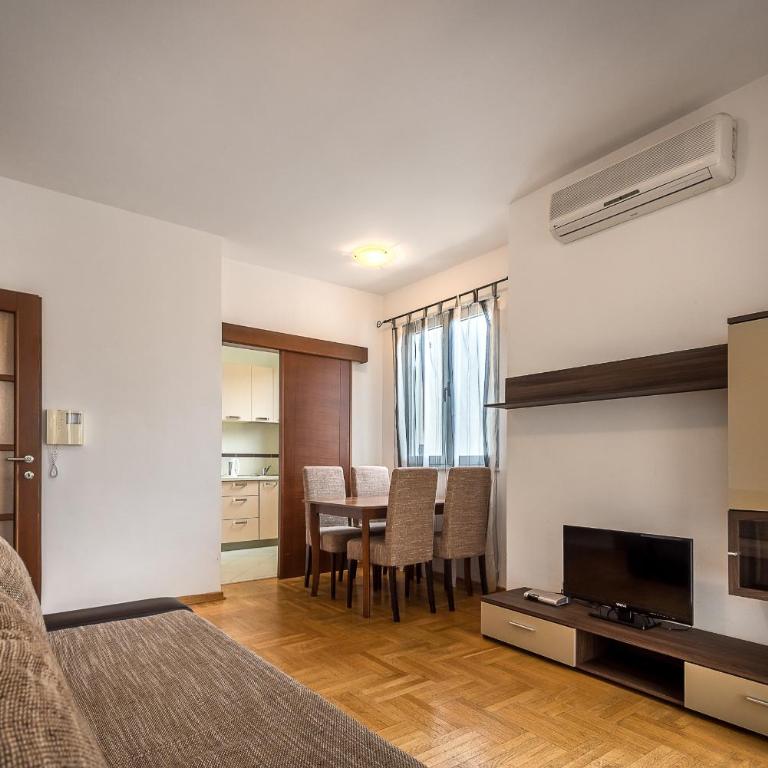 MonteBudva - One-Bedroom Apartment with Balcony - 5