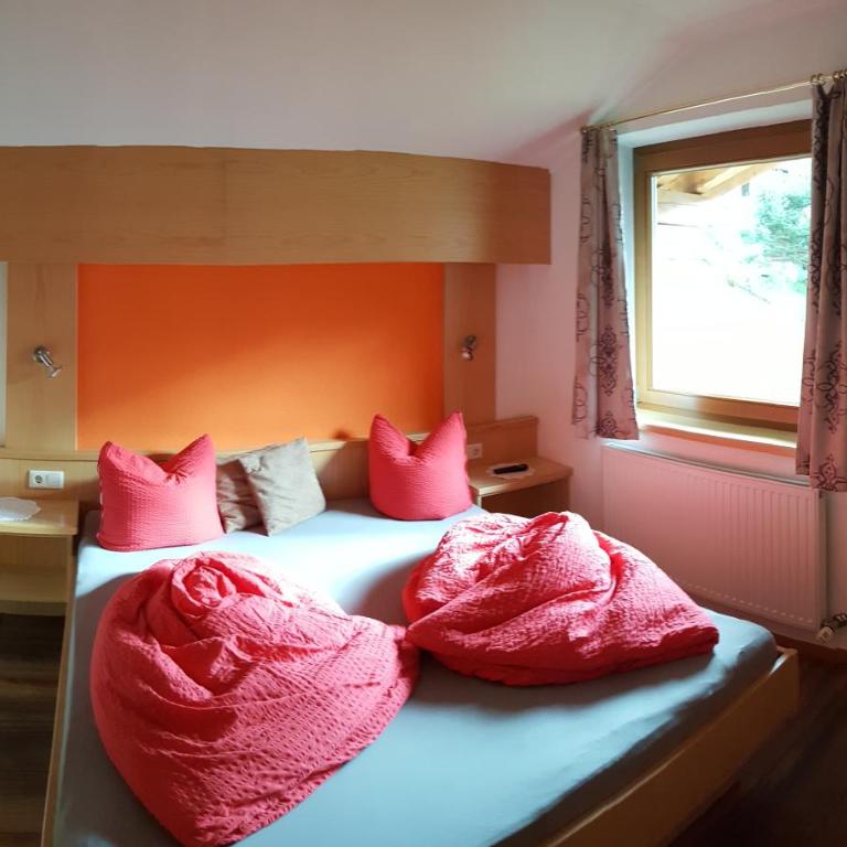 Haus Falke - Two-Bedroom Apartment with Balcony - 2