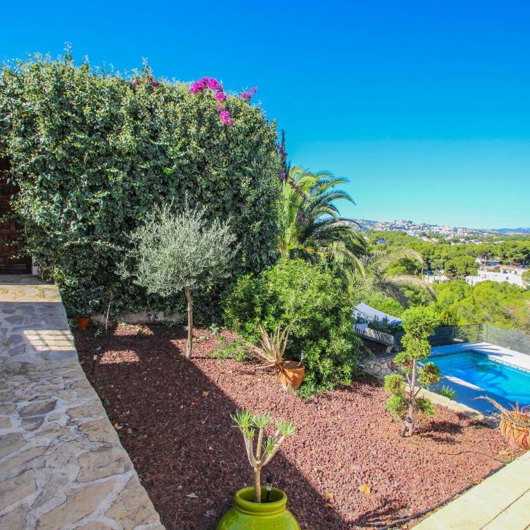Laja - panoramic hillside holiday house in Moraira - Three-Bedroom House - 13
