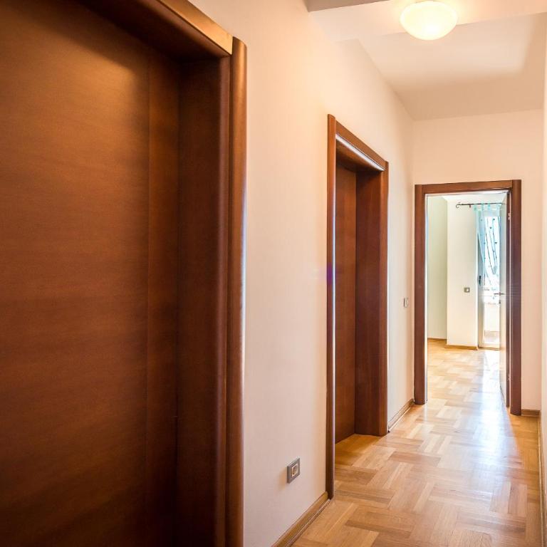 MonteBudva - Three-Bedroom Apartment with Balcony - 14