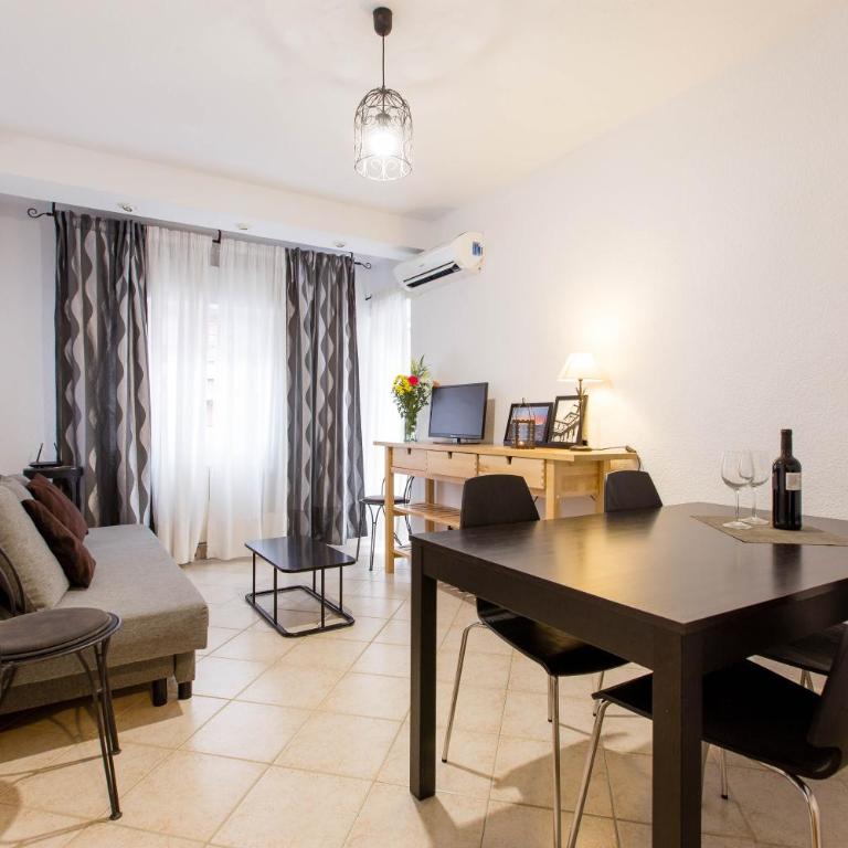 Apavonia Apartamento 3 dormitorio Distrito Latina Madrid - Three-Bedroom Apartment - 4