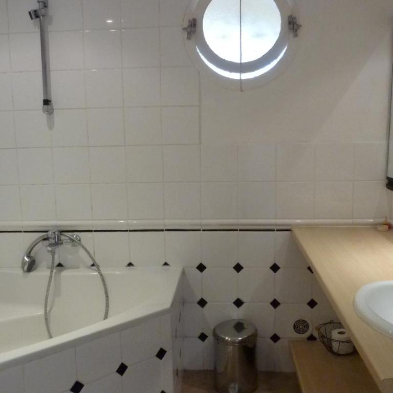 Lou Candelou - Chambre Double avec Baignoire - Provence - Vue sur Jardin - 13