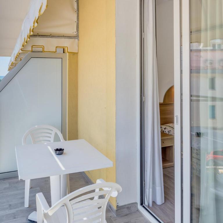 Hotel Austria - Camera Matrimoniale/Doppia con Letti Singoli con Balcone - 4