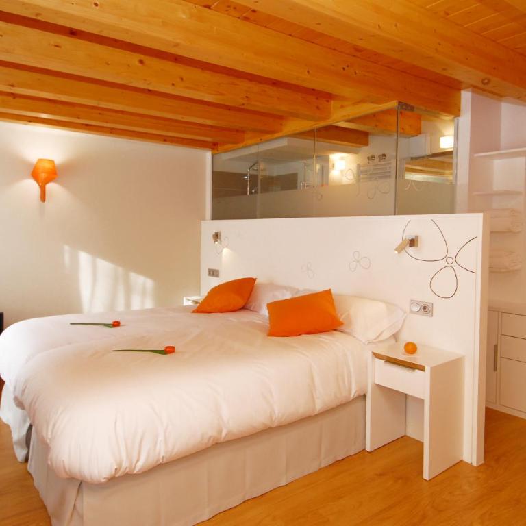 Hostal riMboMbin - Habitación con cama grande - 1