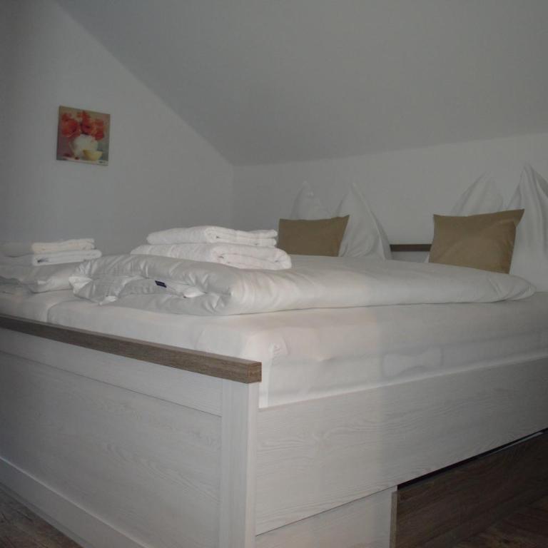 Pension Kirchenwirt - Doppelzimmer mit Terrasse - 1