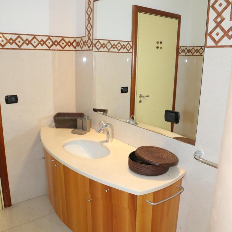 Bari Suite Apartment Leader Palace - Free Parking ! - Appartamento con 2 Camere da Letto - 9