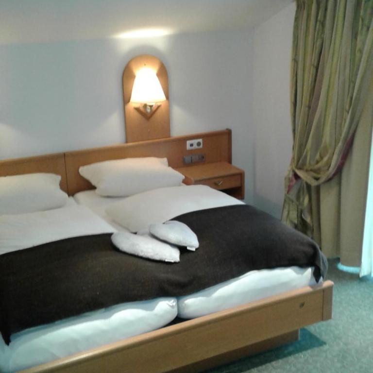 Tourist Hotel Boehm - Großes Doppelzimmer - 6