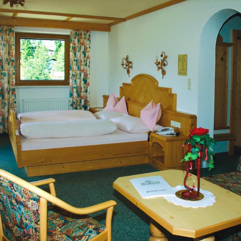 Hotel Hochland - Doppelzimmer mit Balkon - 2