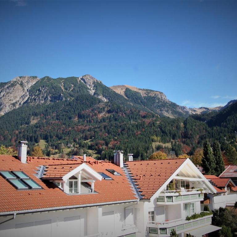 Alpenflair Ferienwohnungen Whg 214 "Schanzenblick" - Apartment mit Blick auf die Berge - 1
