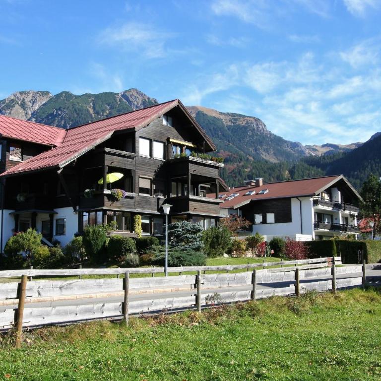 Alpenflair Ferienwohnungen Whg 214 "Schanzenblick" - Apartment mit Blick auf die Berge - 18