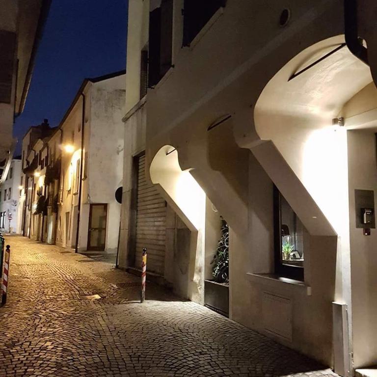 Castelmenardo39 - Camera Familiare - 1