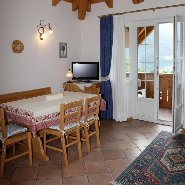 Casa Rubino Lake & Dolomites - Two-Bedroom Apartment with Lake View - 3