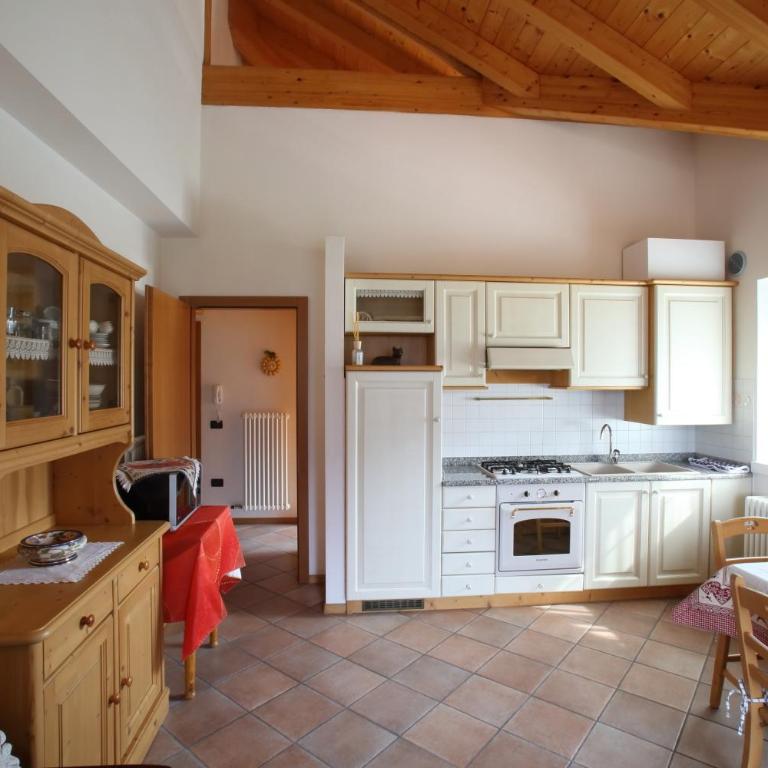 Casa Rubino Lake & Dolomites - Two-Bedroom Apartment with Lake View - 4