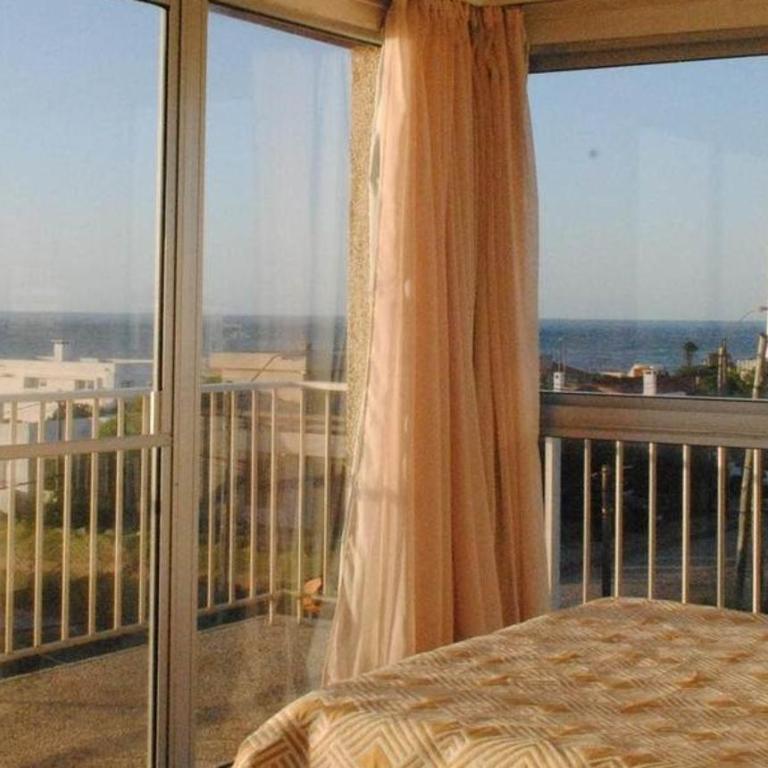 Perla del Este - Habitación Doble con balcón y vistas al mar - 11