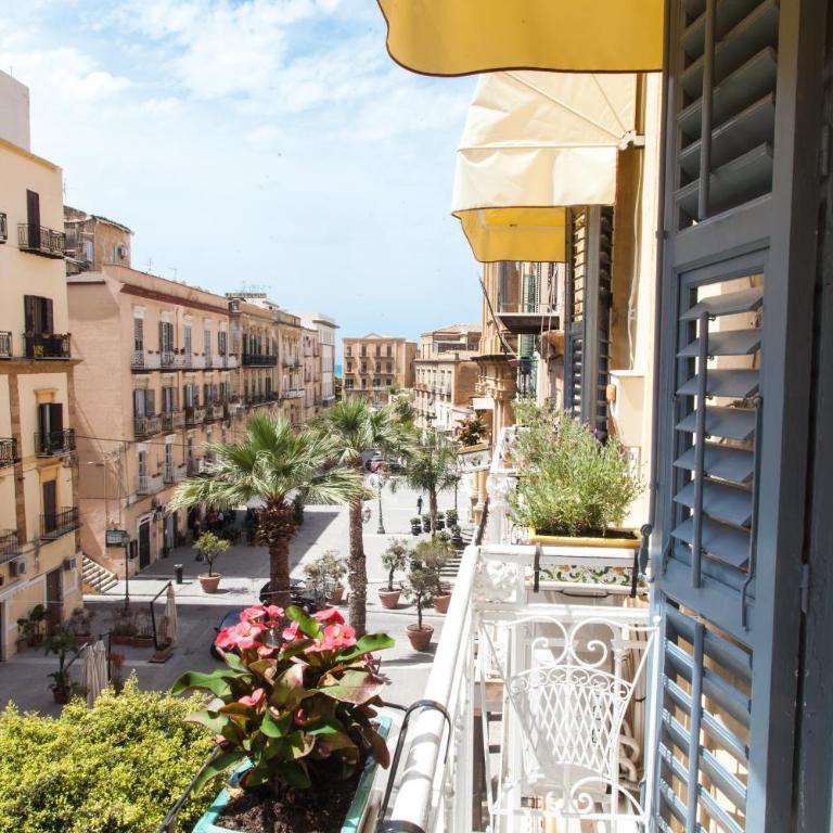 Palazzo Melluso LUXURY SUITE - Deluxe Doppelzimmer mit Balkon und eigenem externem Bad - 6