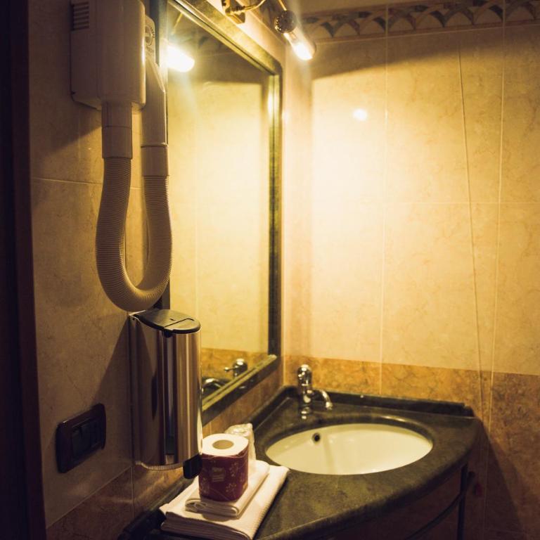 Hotel Robinson - Deluxe Double or Twin Room - 9