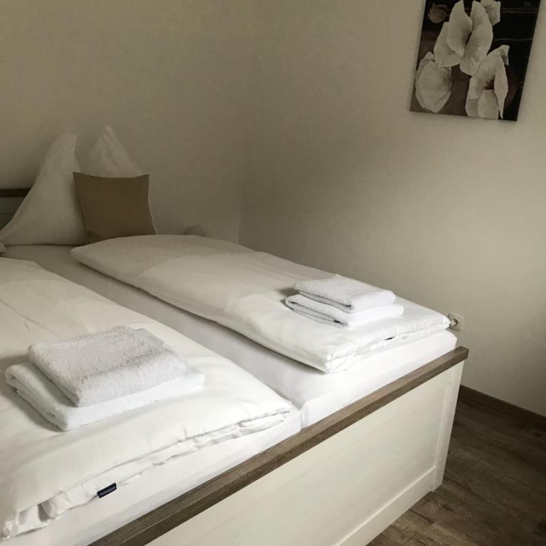 Pension Kirchenwirt - Familienzimmer mit Balkon - 11