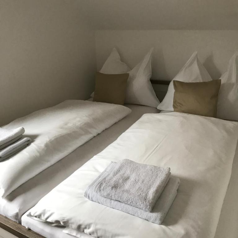 Pension Kirchenwirt - Familienzimmer mit Balkon - 7