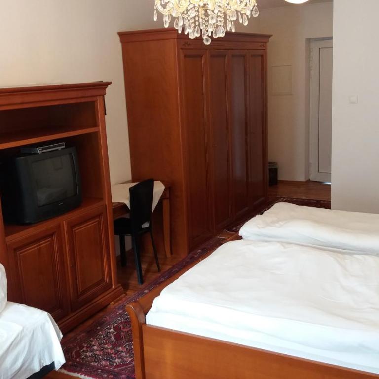 Hotel Gratkorn - "Bed & Breakfast" - Standard Dreibettzimmer - 2
