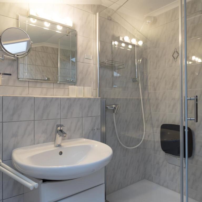 Alpenflair Ferienwohnungen Gästehaus Tepferdt - Apartment mit 1 Schlafzimmer - 2
