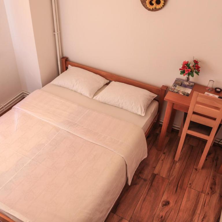 Pansion Centar - Dvokrevetna Soba sa Bračnim Krevetom - 2