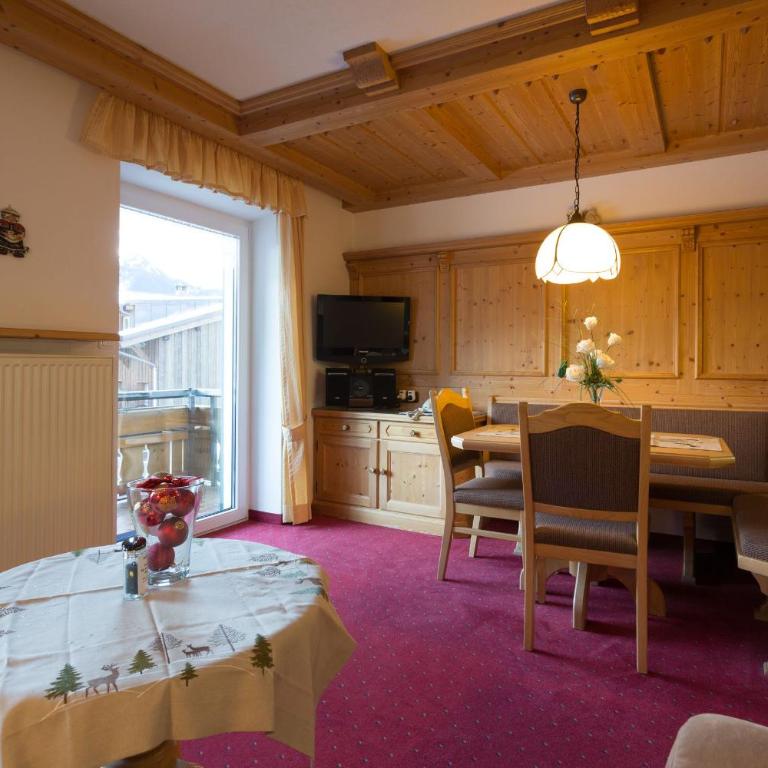 Alpenflair Ferienwohnungen Gästehaus Tepferdt - Apartment mit Balkon - 1