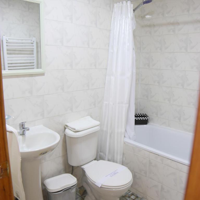 Hostal Cordillera - Two-Bedroom Apartment - 4