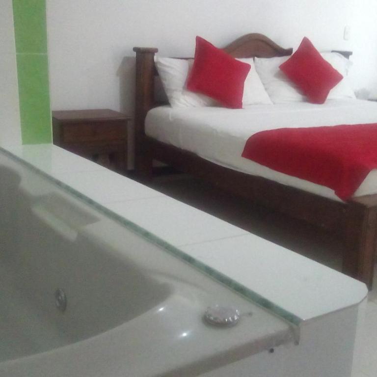 Hotel El Principe Sede Campestre - Suite Deluxe con bañera de hidromasaje - 2