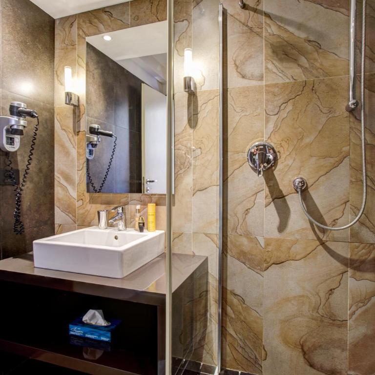 Hotel Byron - Junior Suite - 16
