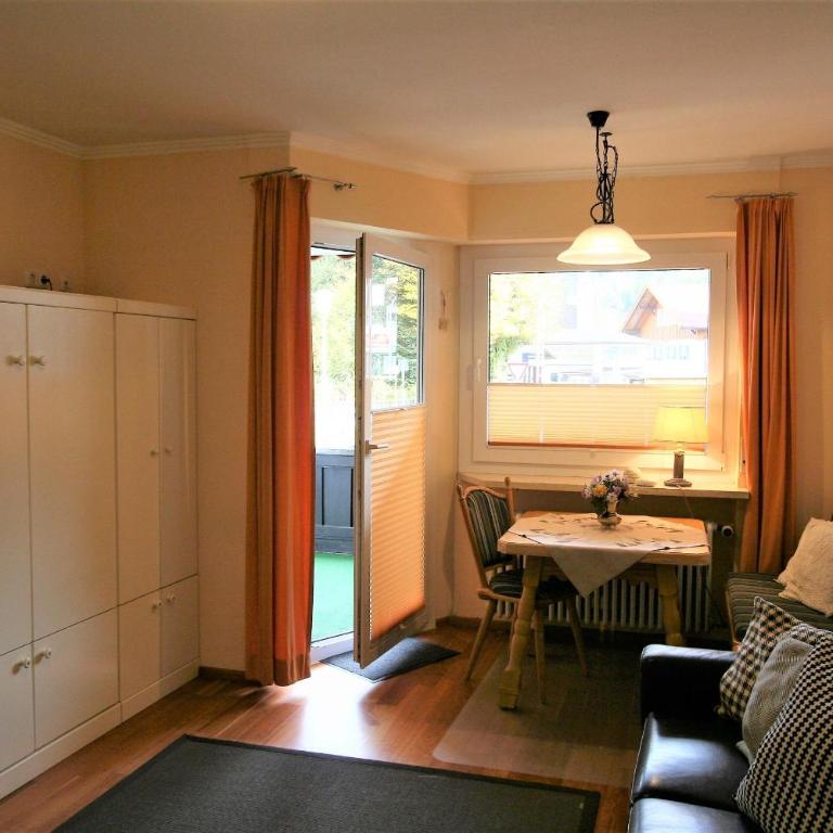 Alpenflair Ferienwohnungen Whg 103 Appartementhaus Nebelhorn - Apartment mit Blick auf die Berge - 6