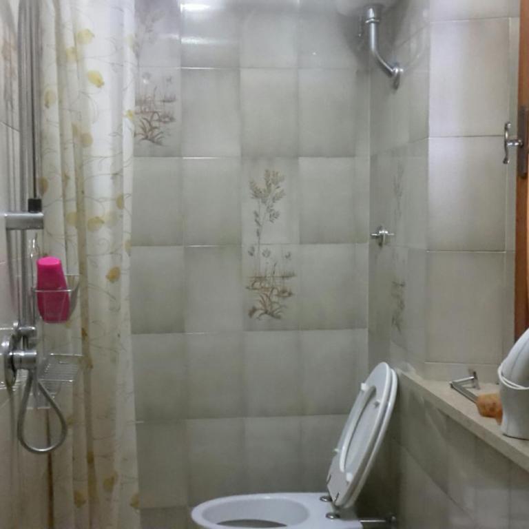 Gessy's - Camera Matrimoniale con Bagno in Comune - 8