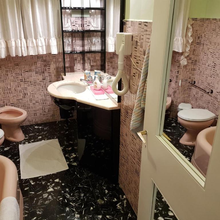 B&B Cavaliere Milano - Camera Matrimoniale/Doppia con Letti Singoli con Bagno Privato Esterno - 12