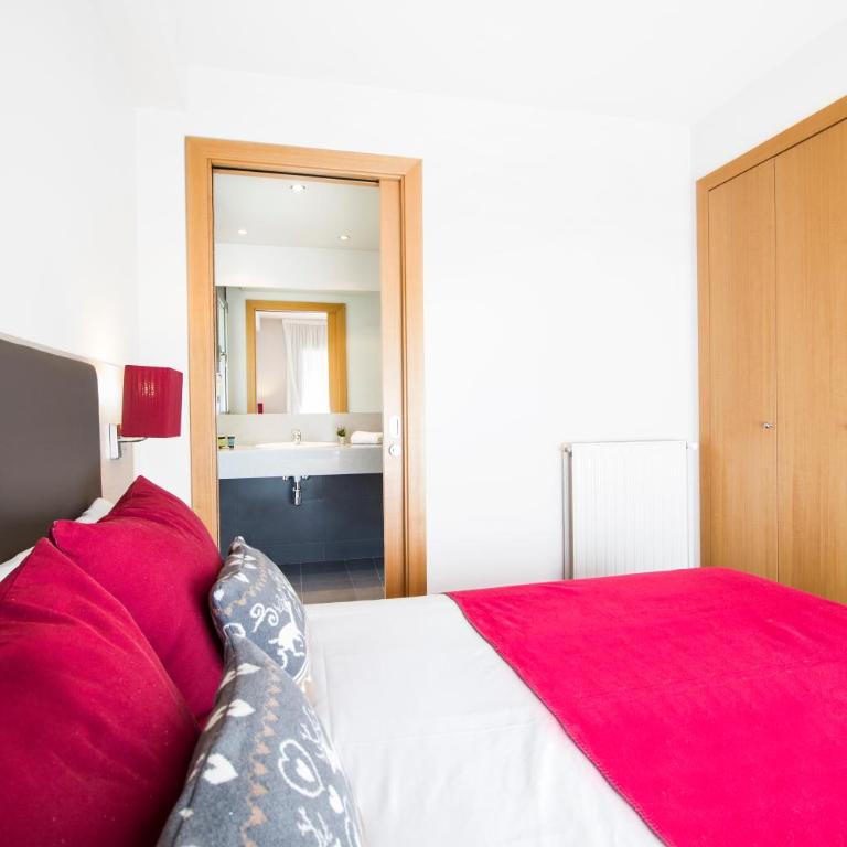 Tarter Mountain Suites - Appartamento con 2 Camere da Letto, Balcone e Vista Montagna - 5 Minuti in Auto dal Comprensorio Sciistico - 6