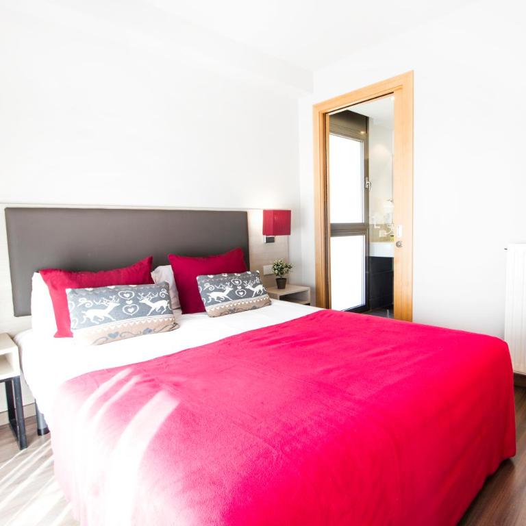 Tarter Mountain Suites - Appartamento con 2 Camere da Letto, Balcone e Vista Montagna - 5 Minuti in Auto dal Comprensorio Sciistico - 3