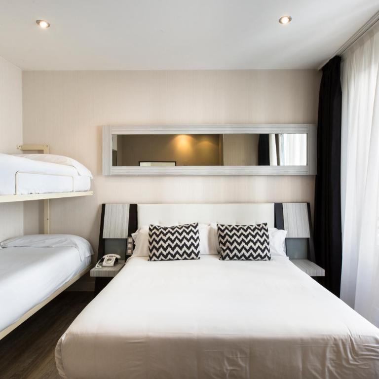 Petit Palace Triball - Quadruple Room (4 Adults) - 1