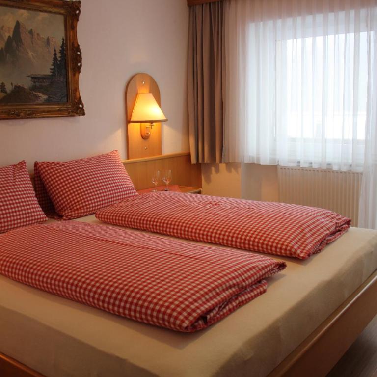 Landhotel Wolf - Doppelzimmer mit Balkon - 10