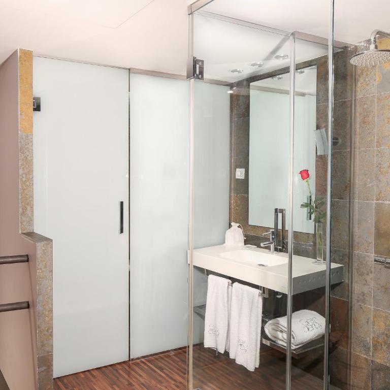 Hotel Gran Derby Suites, a Small Luxury Hotel of the World - Standard Duplex Room (1-2 Adults) - 5