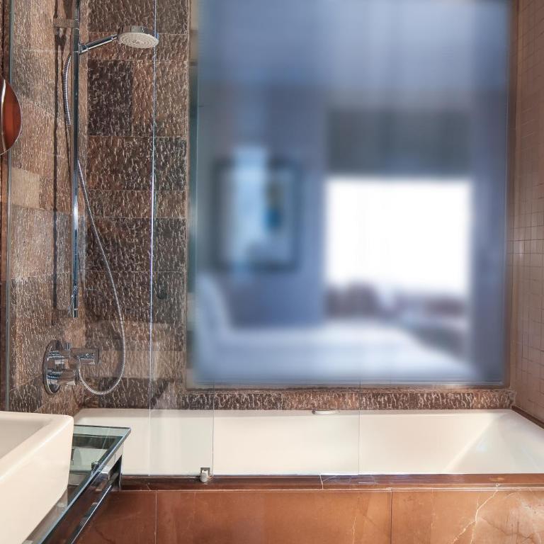 Hotel Gran Derby Suites, a Small Luxury Hotel of the World - Deluxe Double Room - 9