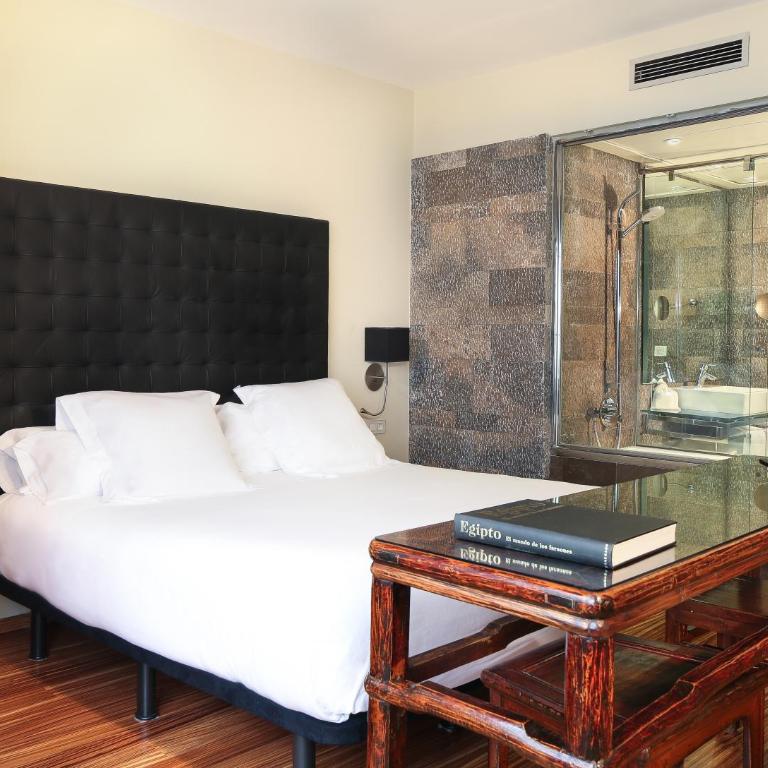 Hotel Gran Derby Suites, a Small Luxury Hotel of the World - Deluxe Double Room - 1